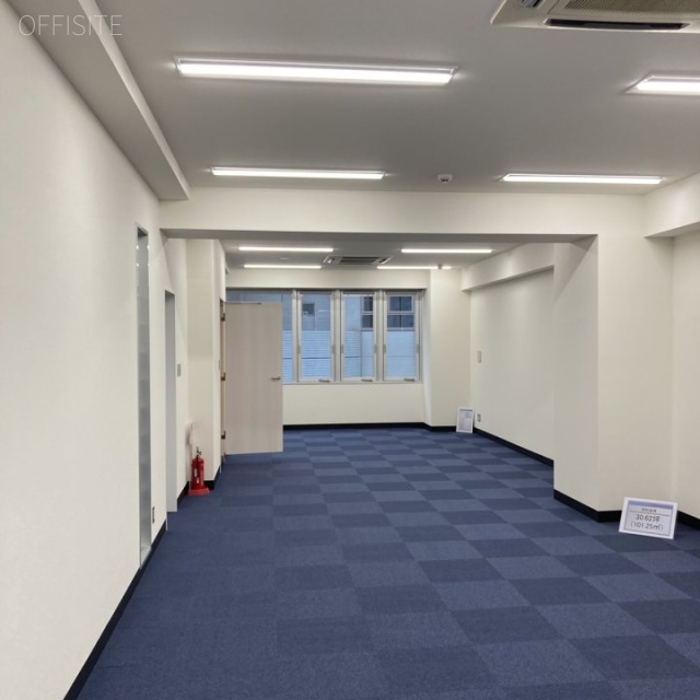 ホワイト赤坂 7階 30.62坪　室内