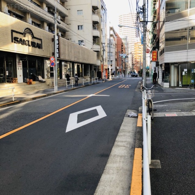 ビルド吉田 ビル前面道路