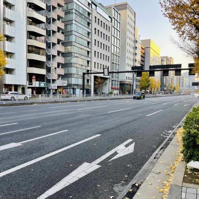 中根ビル ビル前面道路