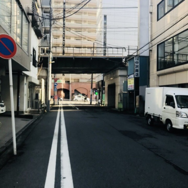 YG横浜1号館ビル ビル前面道路