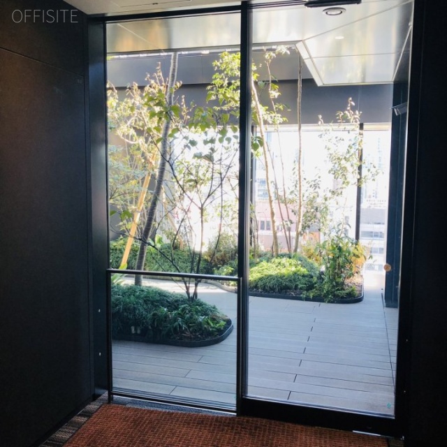 銀泉西新橋ビル　屋上庭園