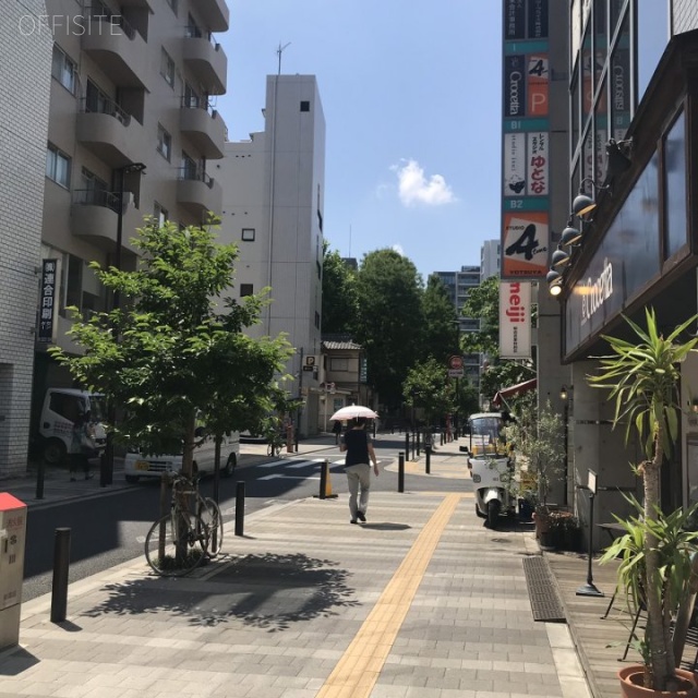 名倉堂ビル ビル前面道路