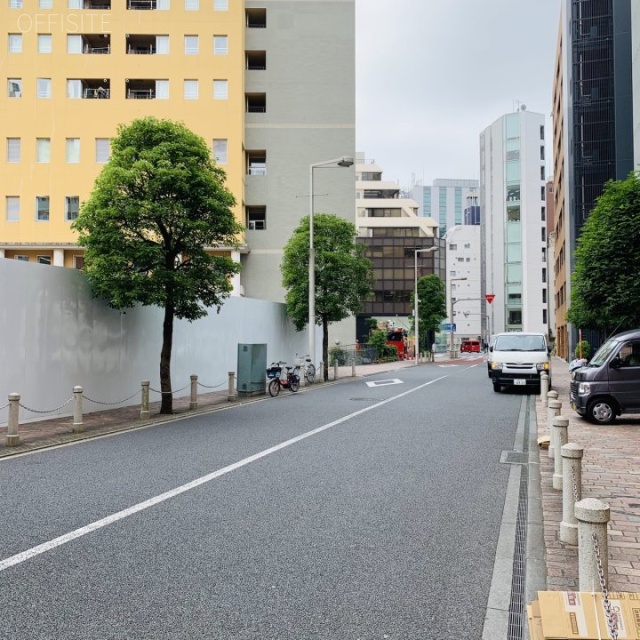 タイガースマンション東新橋 ビル前面道路