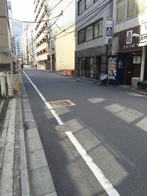中村ビル ビル前面道路
