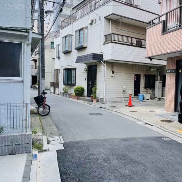 梅原ビル 前面道路