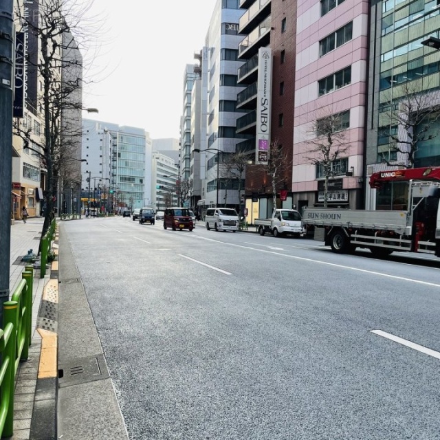 CICビル 前面通り
