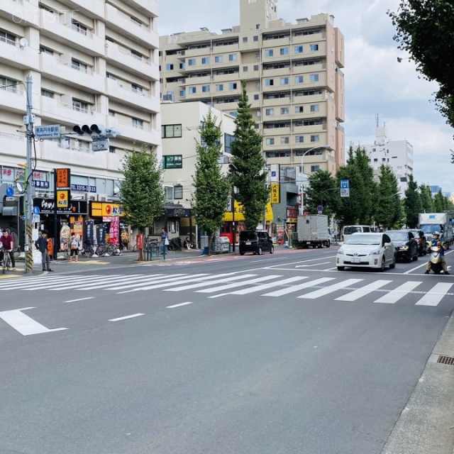 m.yビル ビル前面青梅街道