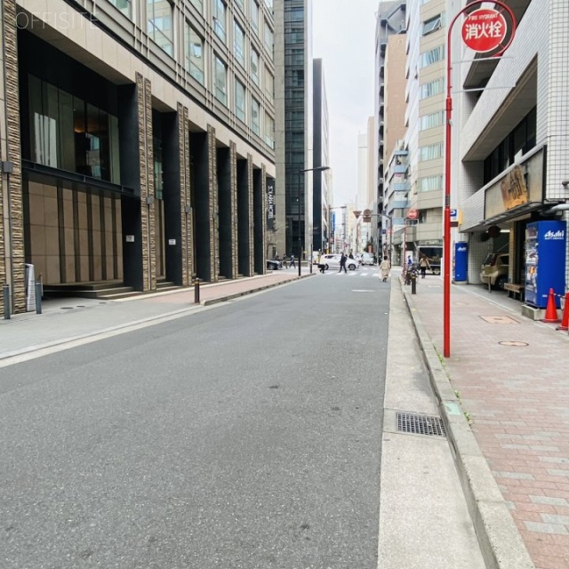 銀昭ビル　ビル前面道路