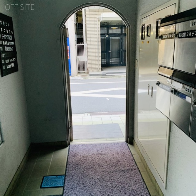共栄ビル エントランス