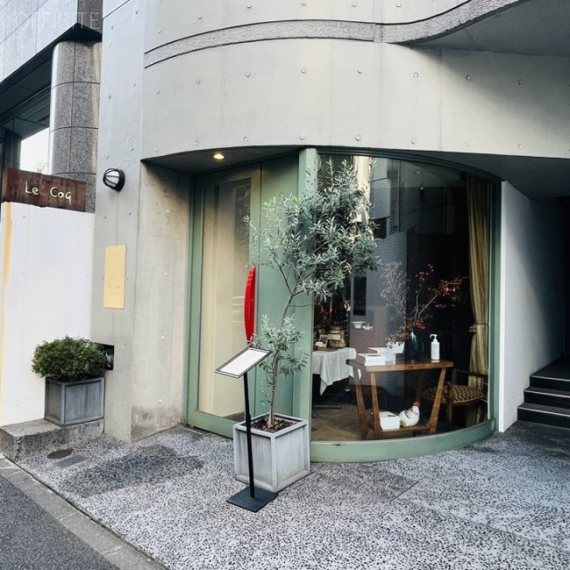 ウインズビル 1階店舗