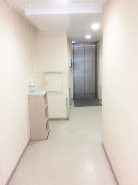 ルート西新橋ビル エントランスホール