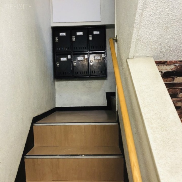 玉井ビル エントランス