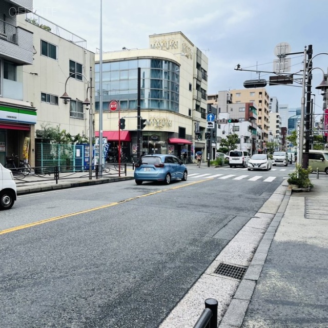 アクセスビル ビル前面道路