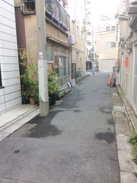 久保ビル ビル周辺道路