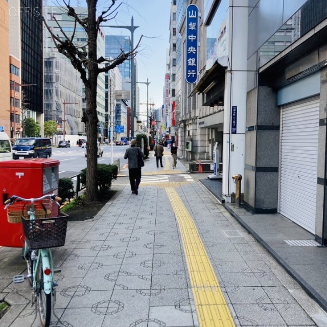 KCAビル(神田セントラルアベニュー) 前面歩道