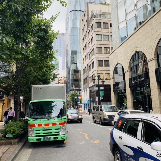 銀座風月堂 ビル前面道路