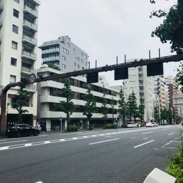 グランドメゾン代官山 ビル前面道路