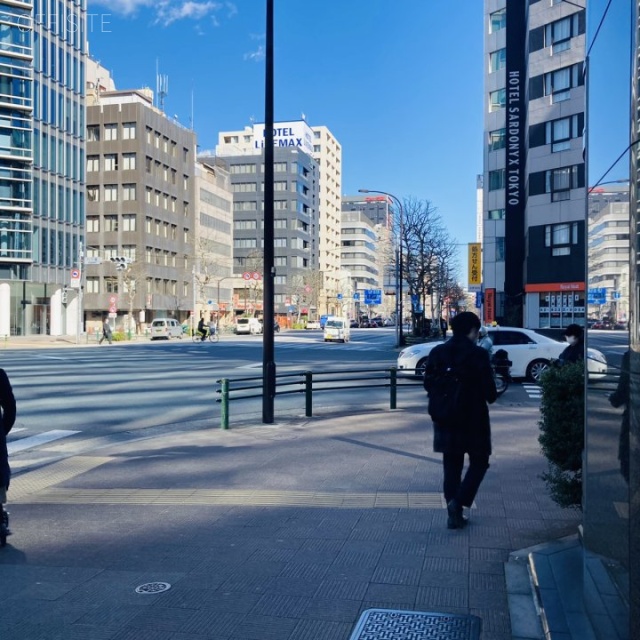 八丁堀第一生命ビル ビル前面道路