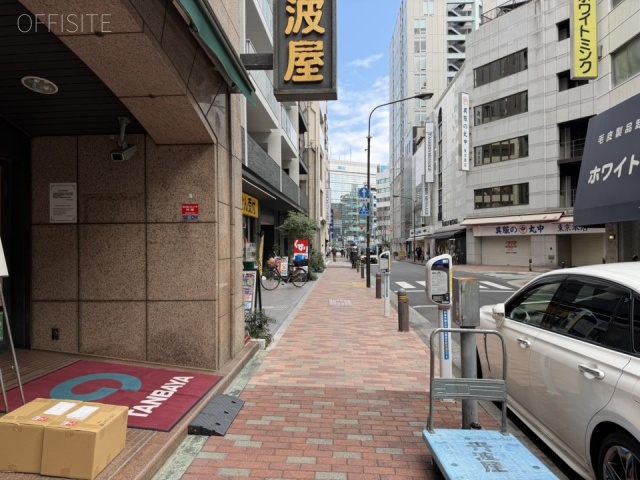 丹波屋ビル　前面歩道