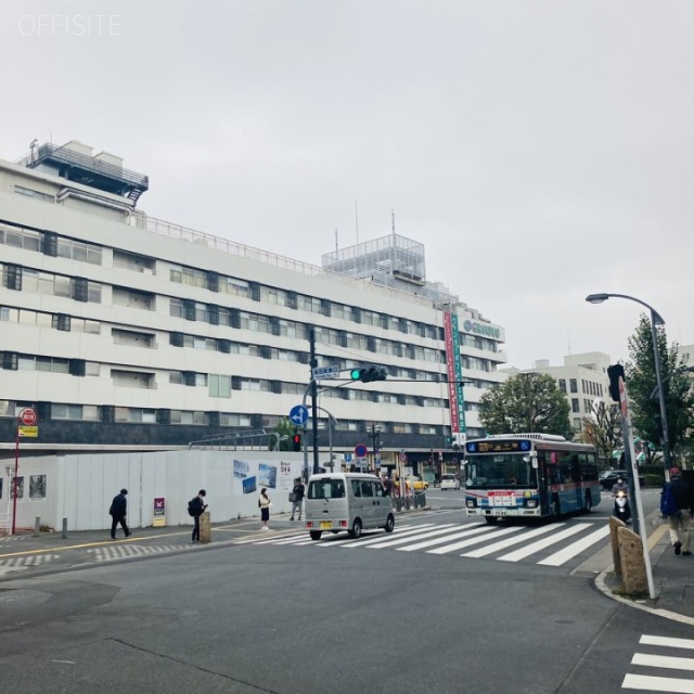 明治安田生命蒲田駅前ビル ビル前面道路