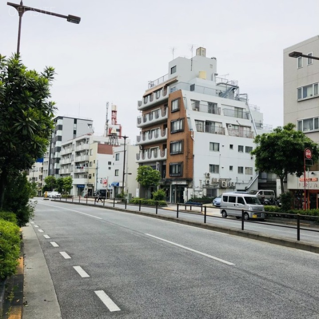 大森ビル ビル前面道路