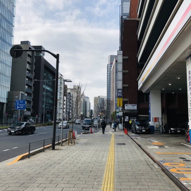 SIビル青山 ビル前面道路