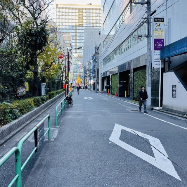 ヨシヰビル 前面道路