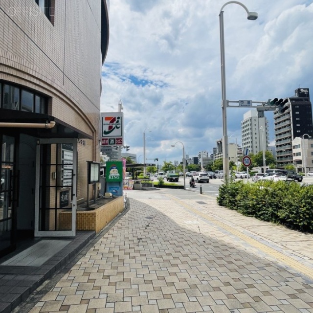 サンライズ千種ビル 前面歩道