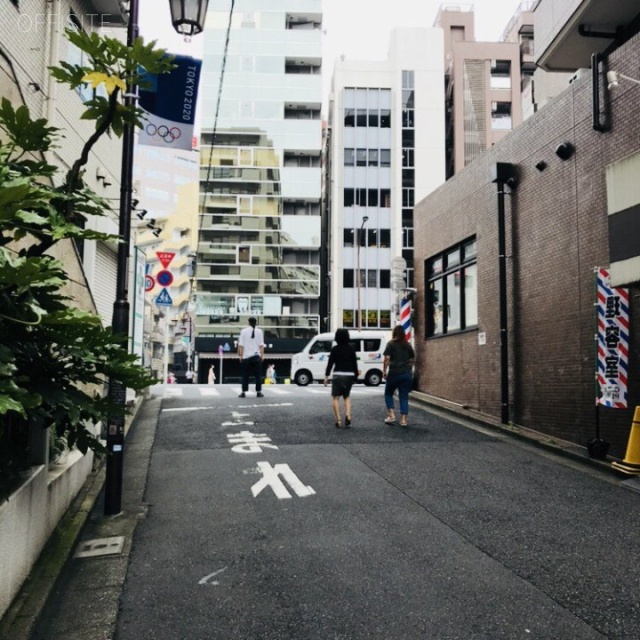 ヴェラハイツ恵比寿東 ビル前面道路