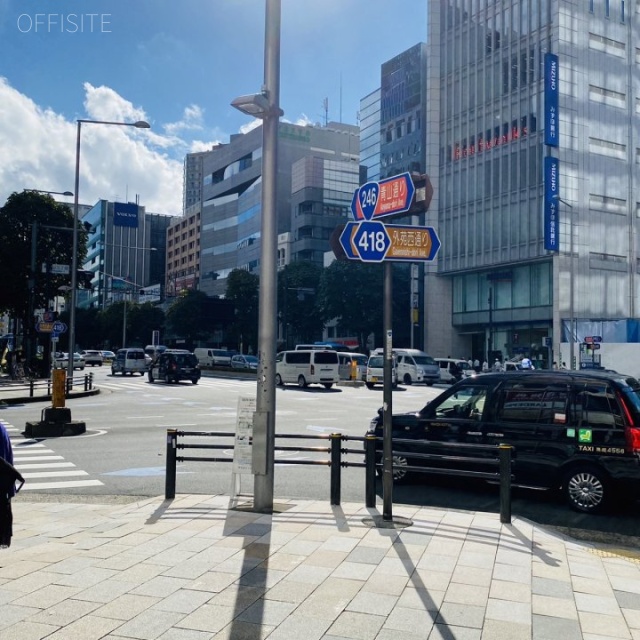 青山安田ビル ビル前面道路