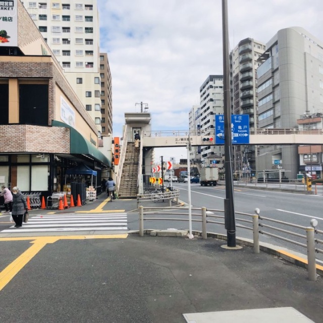 タシカ屋ビル ビル前面道路