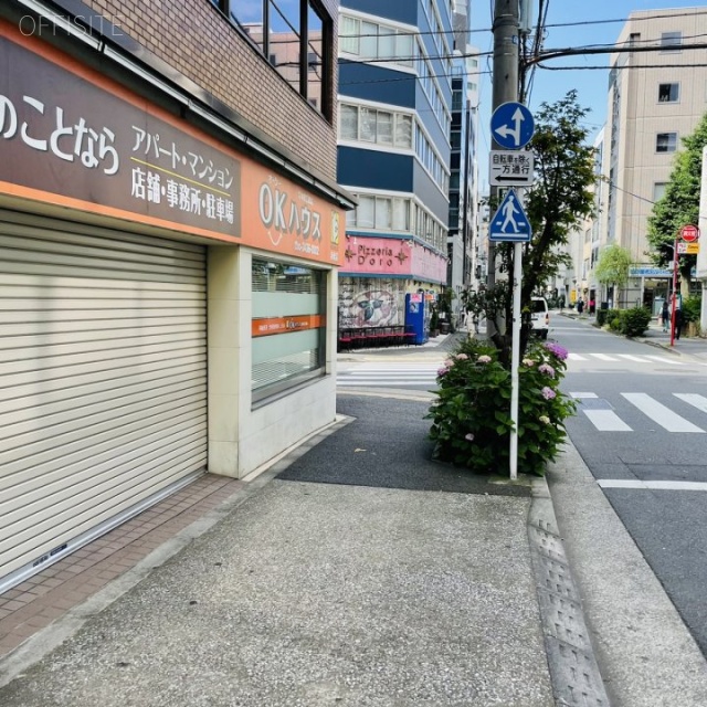 山下ビル ビル前面道路
