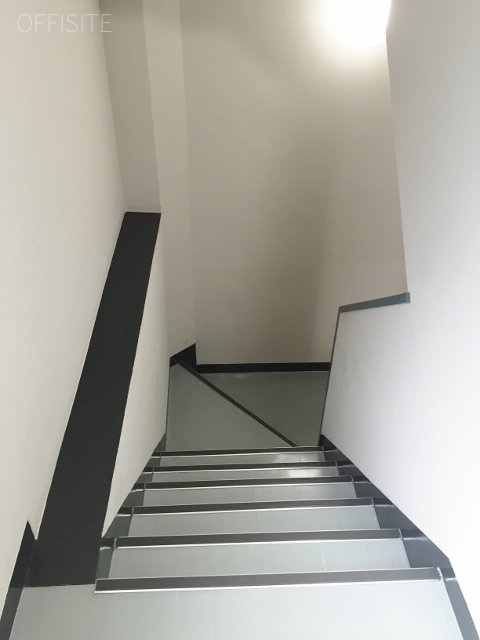 矢作ビル 階段