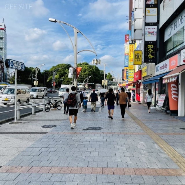 プラザUビル 前面歩道