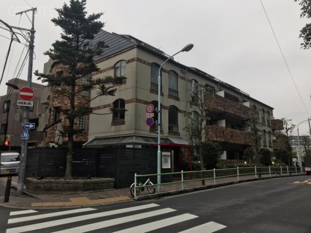 ファーストアパートメンツ三田 外観