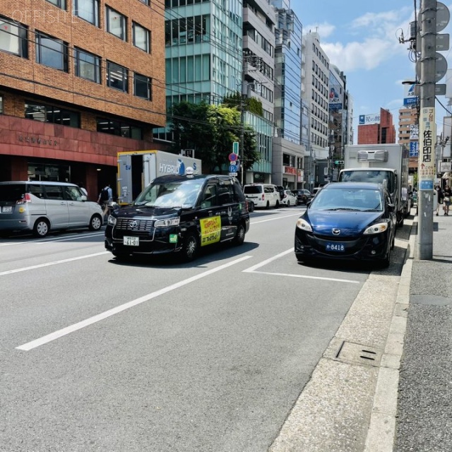 Gビル南青山02 ビル前面道路