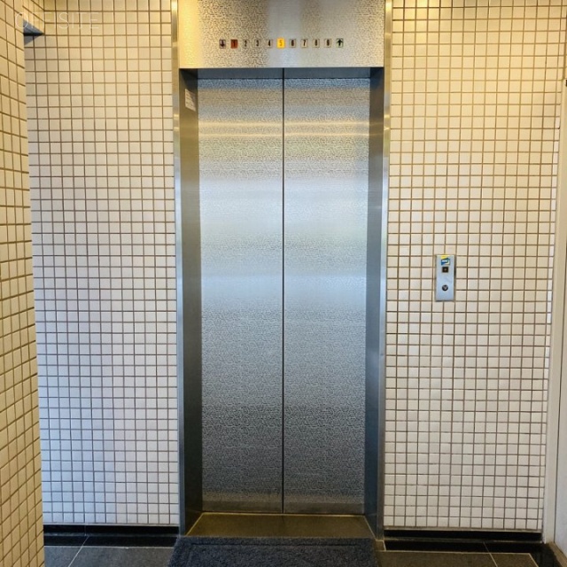 マーキュリースクエア　エレベーター