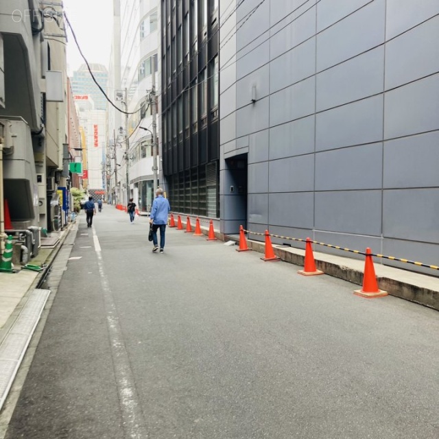 赤坂パラダイスⅡビル ビル前面道路