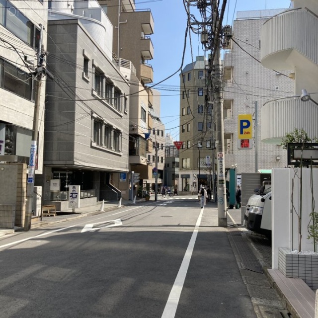 東京冷機恵比寿ビル ビル前面道路