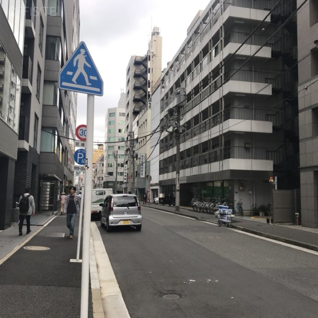 Daiwa神田橋 ビル前面道路