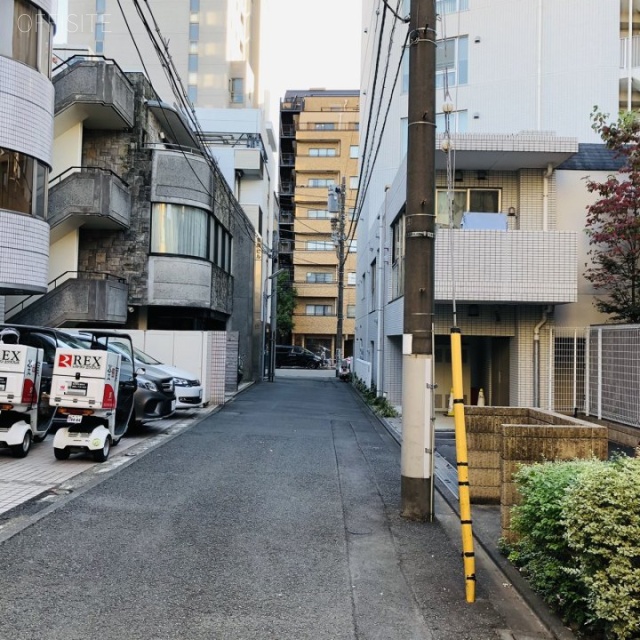 パシフィック青山 ビル前面道路