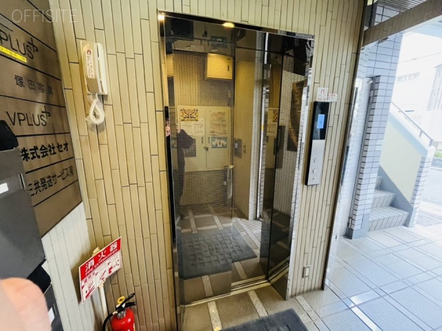 やまかわビル　エントランス