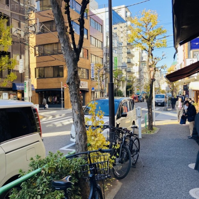 UTビル ビル前面道路