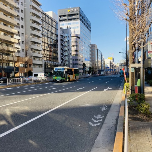 浜松町パークビル ビル前面道路