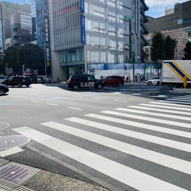 青山安田ビル ビル前面道路