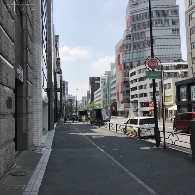 原宿ソフィアビル ビル前面道路
