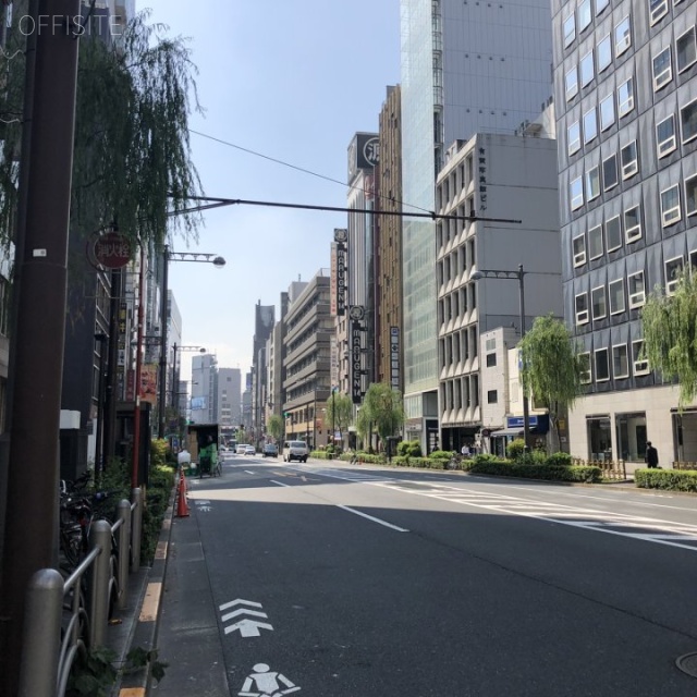 銀座7丁目プレイスビル ビル前面道路
