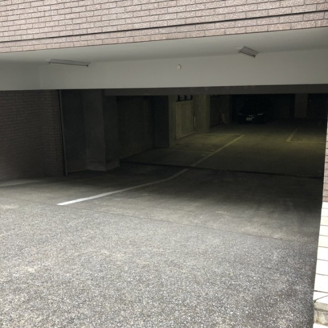 湯島三組坂ビル 駐車場