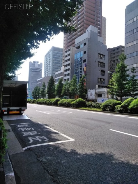 モリカワビル ビル前面道路