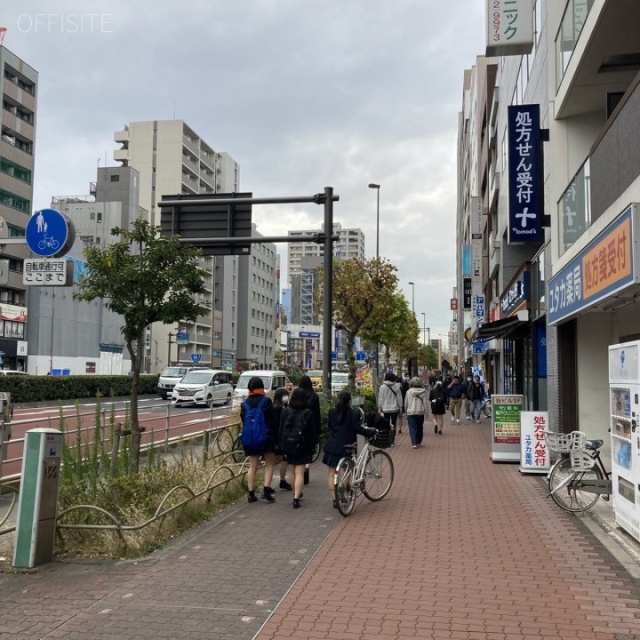 亀戸ESビル ビル前面道路